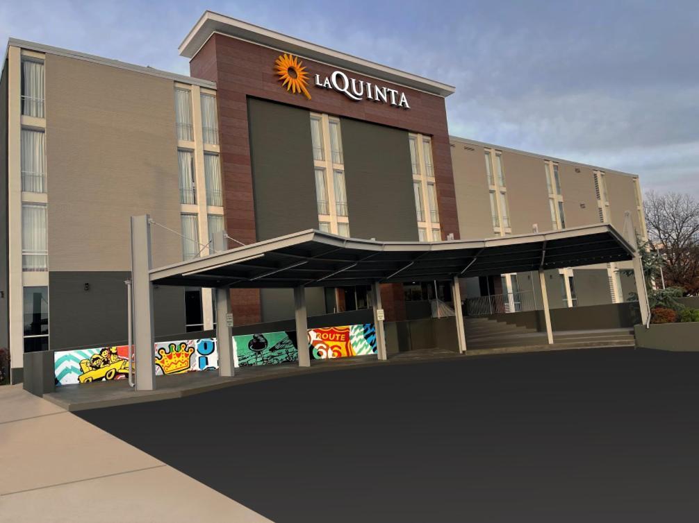 La Quinta Inn & Suites By Wyndham Tulsa Downtown - Route 66 מראה חיצוני תמונה