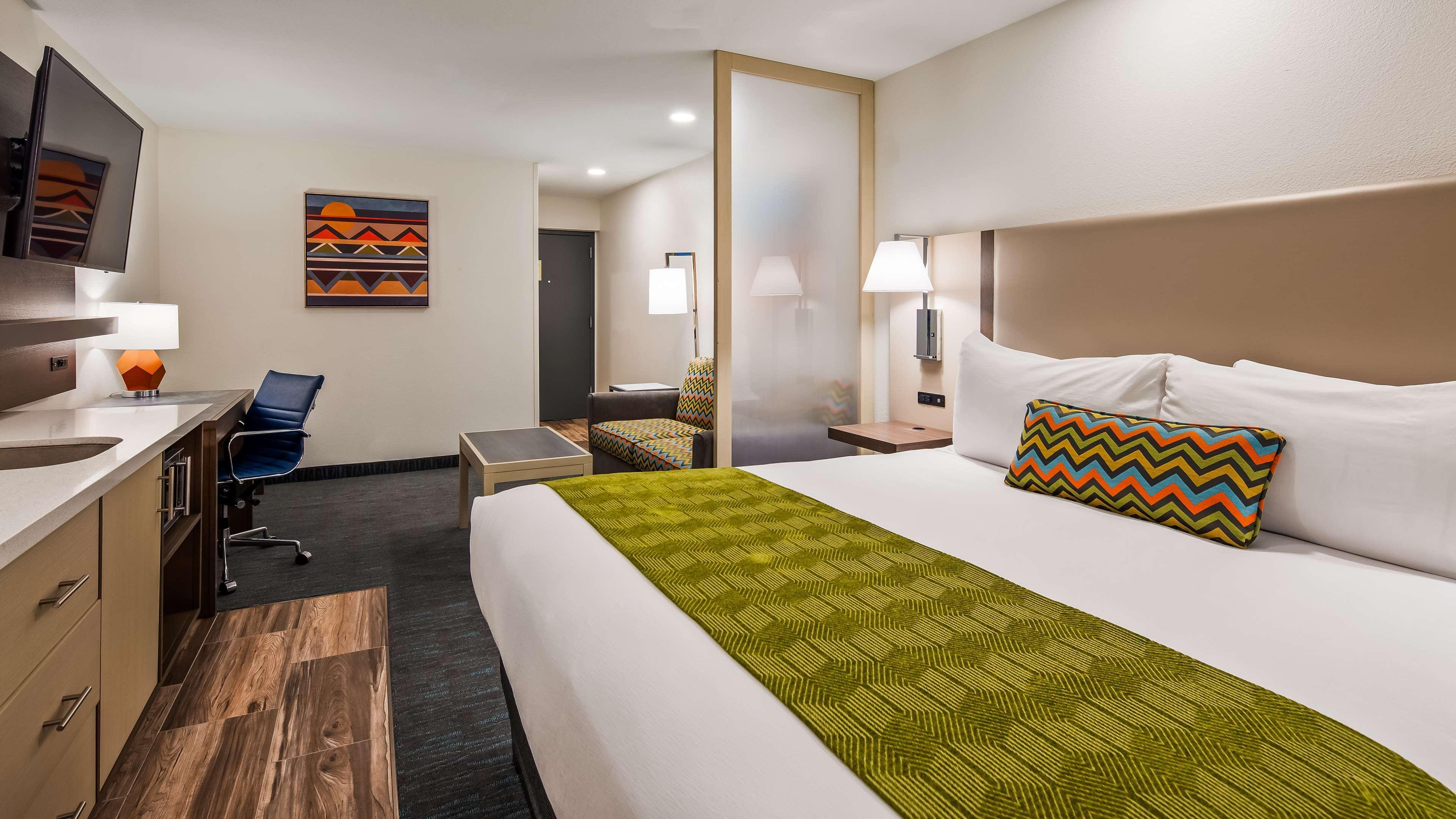 La Quinta Inn & Suites By Wyndham Tulsa Downtown - Route 66 מראה חיצוני תמונה