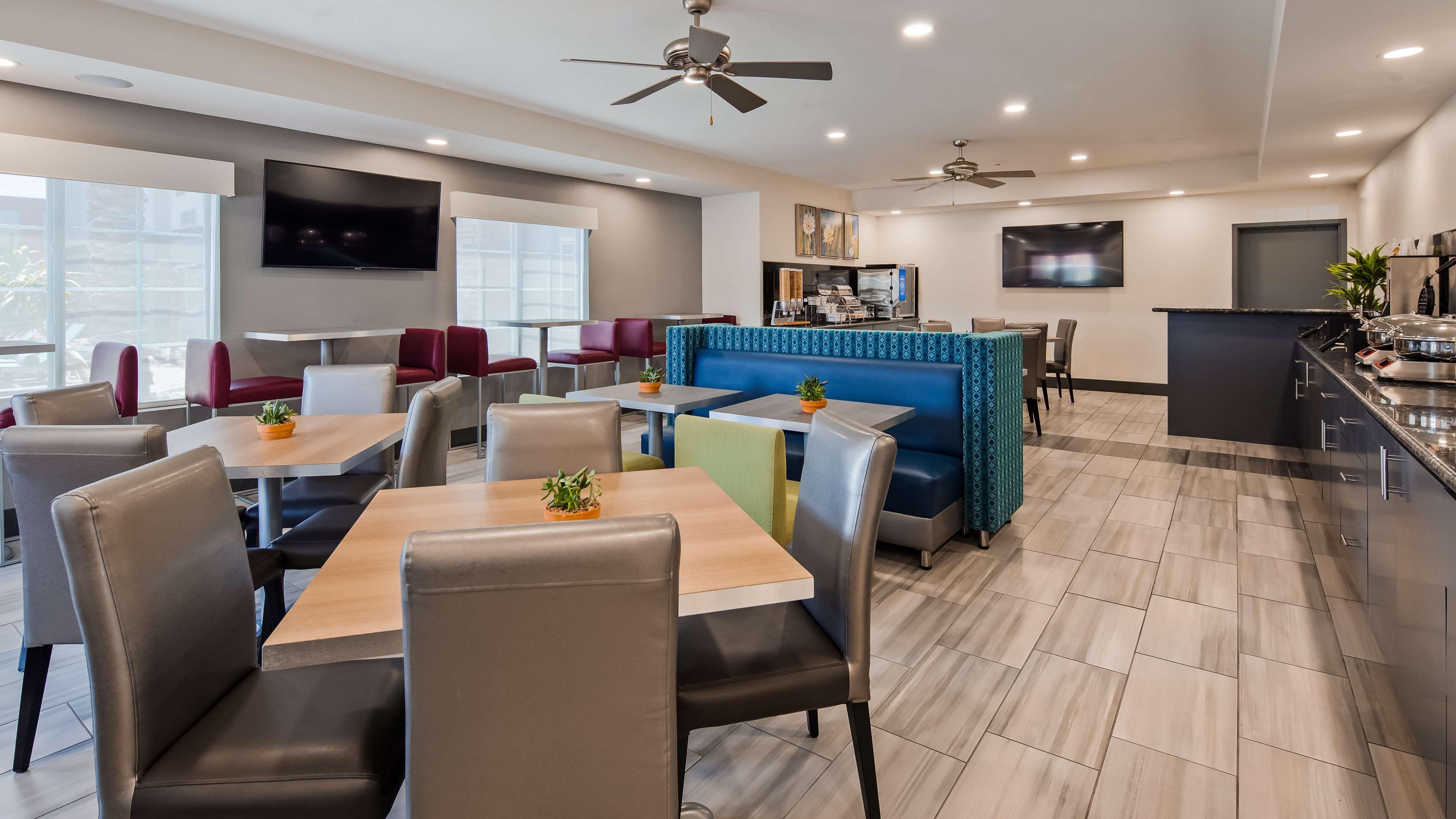 La Quinta Inn & Suites By Wyndham Tulsa Downtown - Route 66 מראה חיצוני תמונה