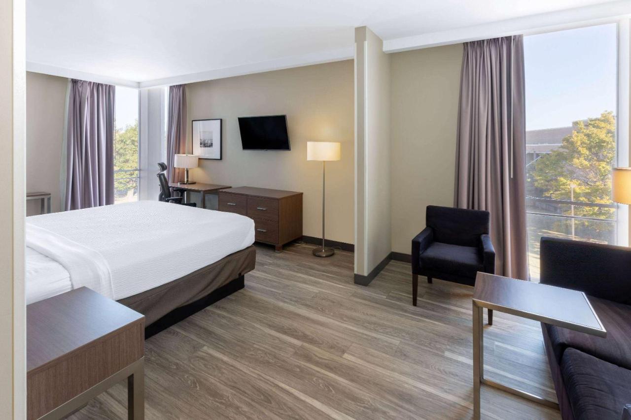 La Quinta Inn & Suites By Wyndham Tulsa Downtown - Route 66 מראה חיצוני תמונה