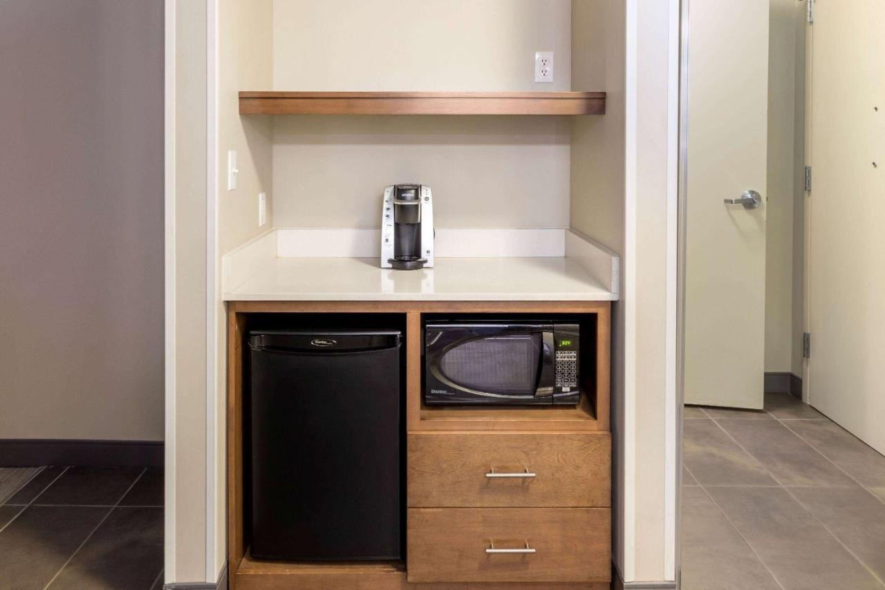 La Quinta Inn & Suites By Wyndham Tulsa Downtown - Route 66 מראה חיצוני תמונה