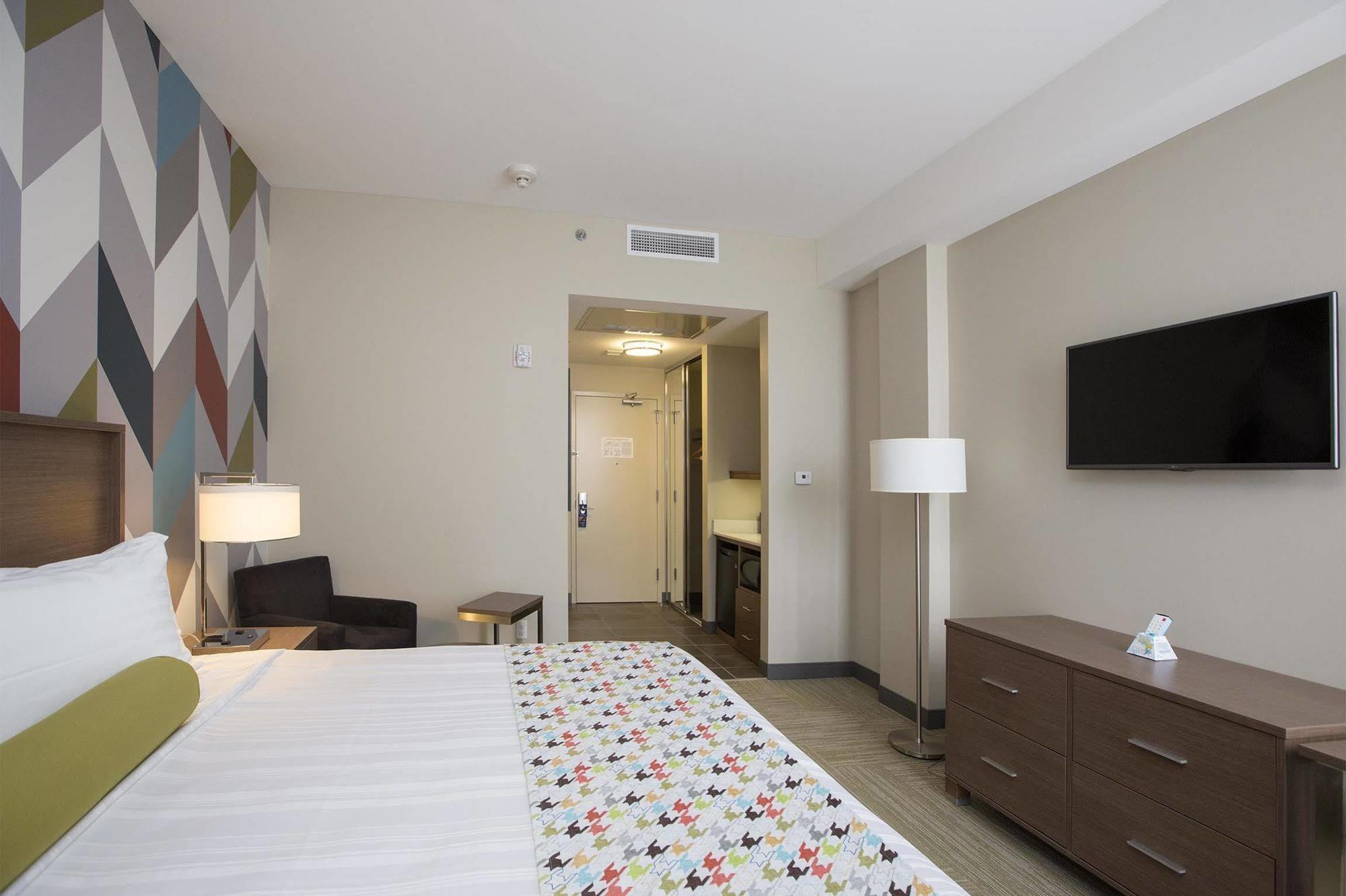 La Quinta Inn & Suites By Wyndham Tulsa Downtown - Route 66 מראה חיצוני תמונה